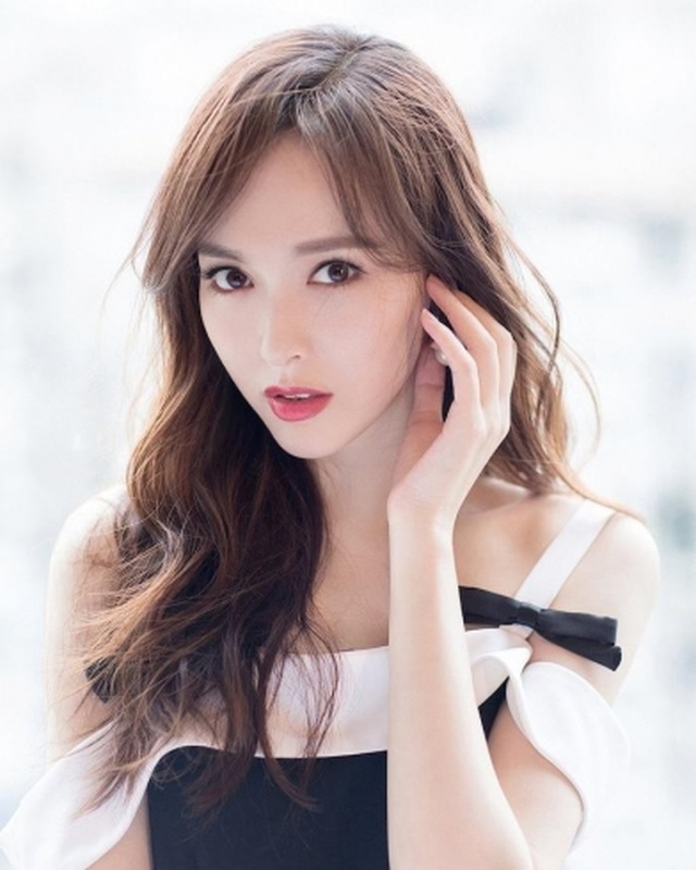 Fan xót xa nhìn đôi chân “cò hương” của Đường Yên sau nửa năm sinh nở - 11 Fan xót xa nhìn đôi chân “cò hương” của Đường Yên sau nửa năm sinh nở - 11