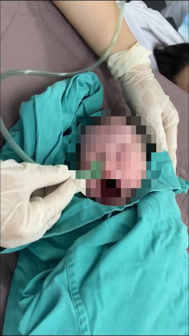 Xót xa sản phụ bất ngờ sinh tại bệnh viện Bệnh Nhiệt đới Trung ương - 4