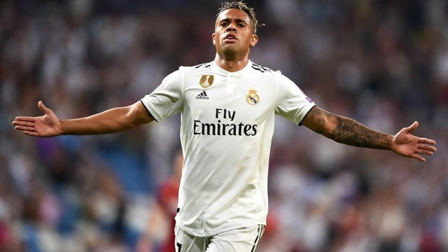 Real Madrid mua cầu thủ thời hậu C.Ronaldo: Thất bại toàn diện - 10