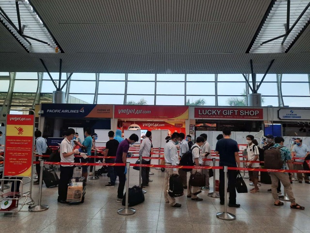 Vietjet đưa hơn 800 khách từ tâm dịch Đà Nẵng trở về nhà - 4 Vietjet đưa hơn 800 khách từ tâm dịch Đà Nẵng trở về nhà - 4