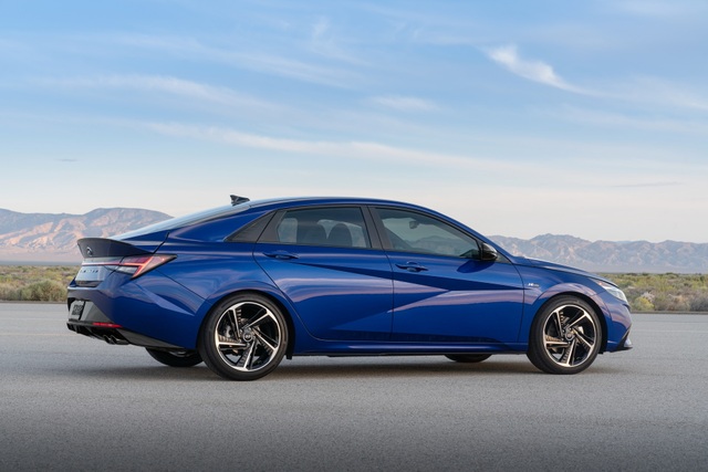 Hyundai Elantra N Line 2021 trình làng với động cơ hơn 200 mã lực - 11 Hyundai Elantra N Line 2021 trình làng với động cơ hơn 200 mã lực - 11