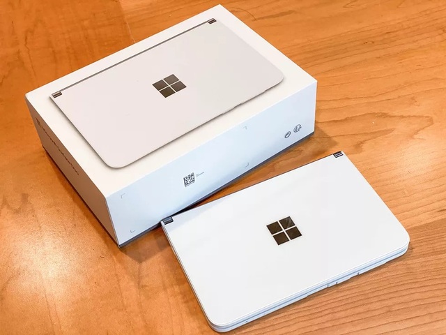 Microsoft công bố giá bán và ngày ra mắt smartphone 2 màn hình Surface Duo - 1 Microsoft công bố giá bán và ngày ra mắt smartphone 2 màn hình Surface Duo - 1
