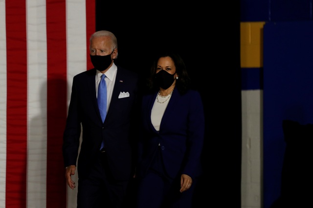 Ông Biden nhận tài trợ kỷ lục sau khi công bố nữ “phó tướng” - 1 Ông Biden nhận tài trợ kỷ lục sau khi công bố nữ “phó tướng” - 1