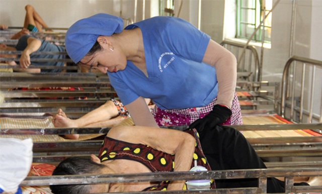 Thăm ngôi nhà chung giúp những người cao tuổi tìm lại nụ cười - 4 Thăm ngôi nhà chung giúp những người cao tuổi tìm lại nụ cười - 4