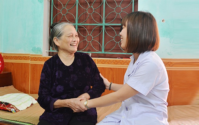 Thăm ngôi nhà chung giúp những người cao tuổi tìm lại nụ cười - 2 Thăm ngôi nhà chung giúp những người cao tuổi tìm lại nụ cười - 2