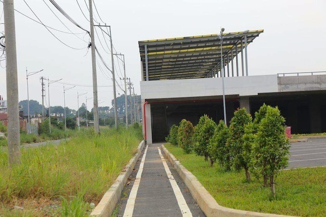 TPHCM: Bến xe miền Đông mới tiếp tục trễ hẹn khai thác - 2 TPHCM: Bến xe miền Đông mới tiếp tục trễ hẹn khai thác - 2