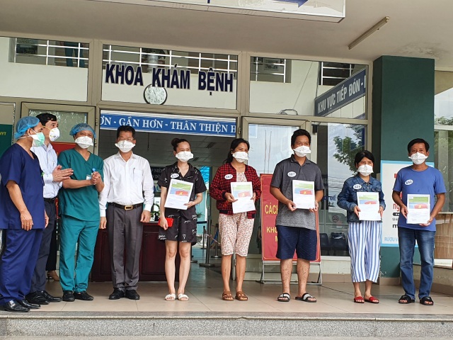 Thêm 5 bệnh nhân mắc Covid-19 ở Đà Nẵng ra viện - 1 Thêm 5 bệnh nhân mắc Covid-19 ở Đà Nẵng ra viện - 1