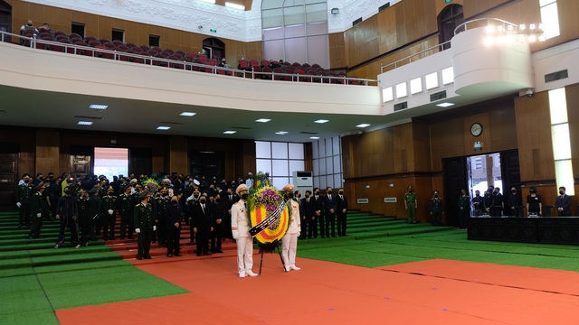 Lễ tang nguyên Tổng Bí thư Lê Khả Phiêu tại quê nhà Thanh Hóa - 2 Lễ tang nguyên Tổng Bí thư Lê Khả Phiêu tại quê nhà Thanh Hóa - 2