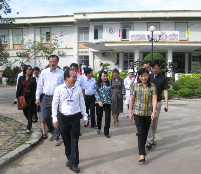 Thái độ phục vụ hài lòng bệnh nhân quyết định thành công tự chủ bệnh viện - 2 Thái độ phục vụ hài lòng bệnh nhân quyết định thành công tự chủ bệnh viện - 2