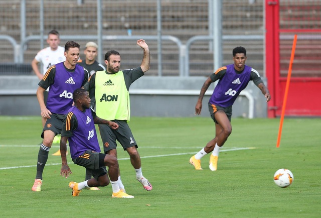 Man Utd tiếp tục miệt mài luyện công chờ Sevilla - 16 Man Utd tiếp tục miệt mài luyện công chờ Sevilla - 16