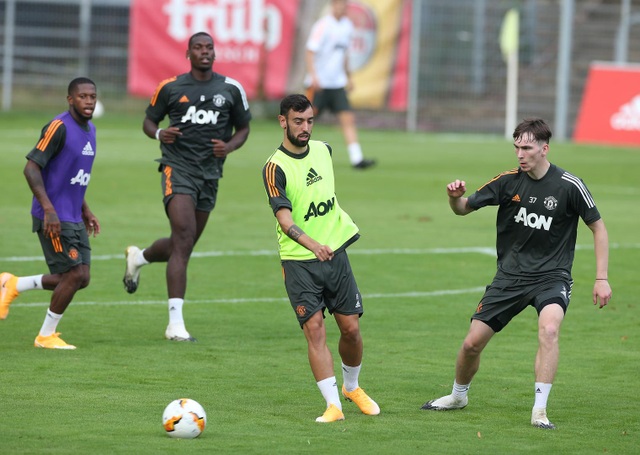 Man Utd tiếp tục miệt mài luyện công chờ Sevilla - 17 Man Utd tiếp tục miệt mài luyện công chờ Sevilla - 17