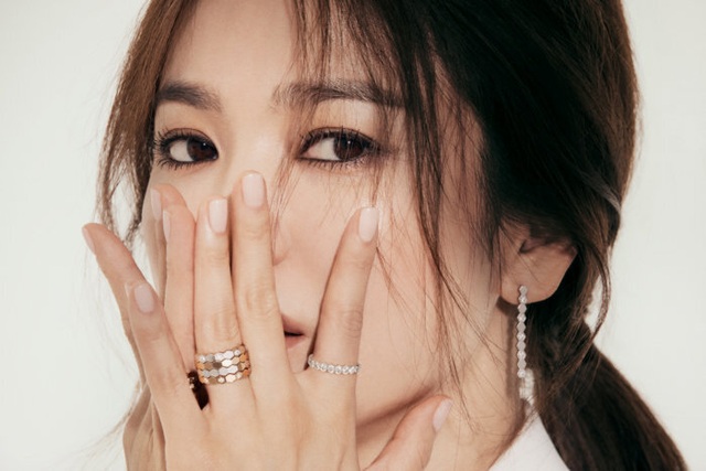 Một năm sau cuộc hôn nhân tan vỡ, Song Hye Kyo luận bàn về tình yêu - 3 Một năm sau cuộc hôn nhân tan vỡ, Song Hye Kyo luận bàn về tình yêu - 3