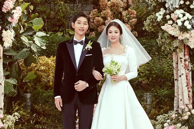 Váy cưới tay ngắn đơn giản kín đáo phong cách Hàn Quốc 1061