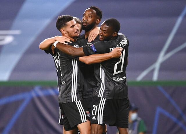 Nhìn lại trận thua đắng ngắt của Man City trước Lyon - 18 Nhìn lại trận thua đắng ngắt của Man City trước Lyon - 18