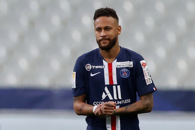 Bạn gái mới của Neymar lại gây “bão” với người hâm mộ PSG - 2