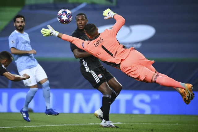 Nhìn lại trận thua đắng ngắt của Man City trước Lyon - 13 Nhìn lại trận thua đắng ngắt của Man City trước Lyon - 13