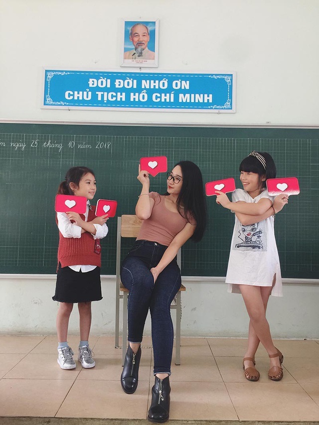 Những cô giáo sở hữu nhan sắc xinh đẹp “đốn tim” dân mạng - 3 Những cô giáo sở hữu nhan sắc xinh đẹp “đốn tim” dân mạng - 3