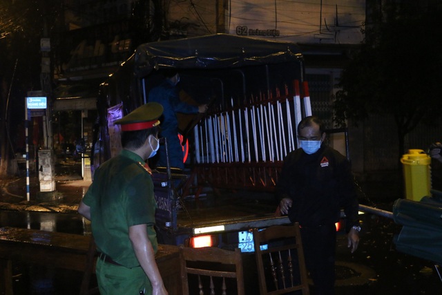 Người dân phố núi phấn khởi trở lại với cuộc sống bình thường - 2 Người dân phố núi phấn khởi trở lại với cuộc sống bình thường - 2