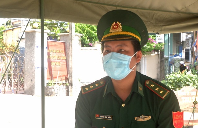 Lính quân hàm xanh hoãn cưới bám chốt chống dịch - 1 Lính quân hàm xanh hoãn cưới bám chốt chống dịch - 1