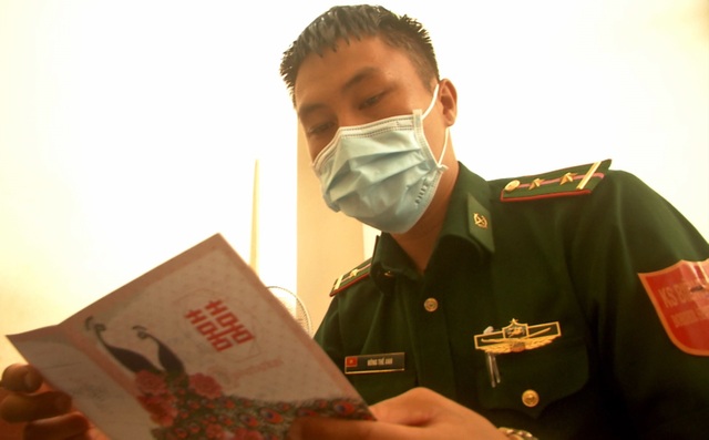 Lính quân hàm xanh hoãn cưới bám chốt chống dịch - 2 Lính quân hàm xanh hoãn cưới bám chốt chống dịch - 2