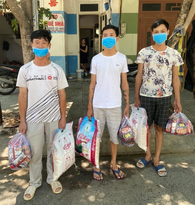 Đà Nẵng lên phương án đưa lao động ngoại tỉnh bị “mắc kẹt” về quê - 1 Đà Nẵng lên phương án đưa lao động ngoại tỉnh bị “mắc kẹt” về quê - 1