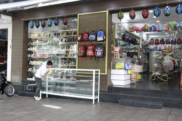 Người dân phố núi phấn khởi trở lại với cuộc sống bình thường - 6 Người dân phố núi phấn khởi trở lại với cuộc sống bình thường - 6