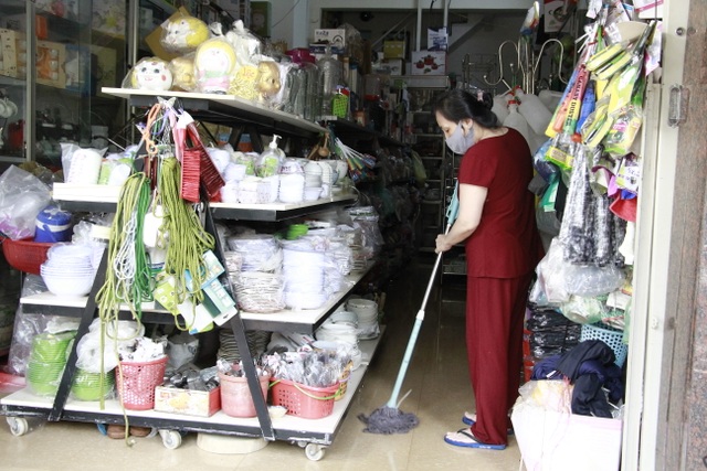 Người dân phố núi phấn khởi trở lại với cuộc sống bình thường - 7 Người dân phố núi phấn khởi trở lại với cuộc sống bình thường - 7
