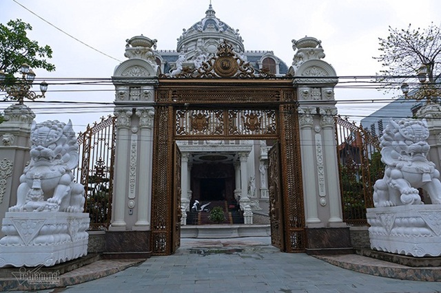 Xã giàu có ở Việt Nam, biệt thự không hiếm, có lâu đài xây 9 năm tốn hàng chục tỷ đồng - 8 Xã giàu có ở Việt Nam, biệt thự không hiếm, có lâu đài xây 9 năm tốn hàng chục tỷ đồng - 8