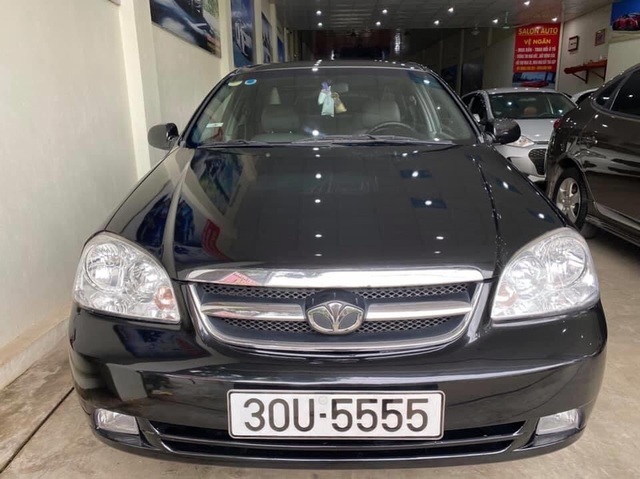Xe “cỏ” 12 năm biển VIP đắt hơn giá thị trường cả trăm triệu đồng - 1 Xe “cỏ” 12 năm biển VIP đắt hơn giá thị trường cả trăm triệu đồng - 1