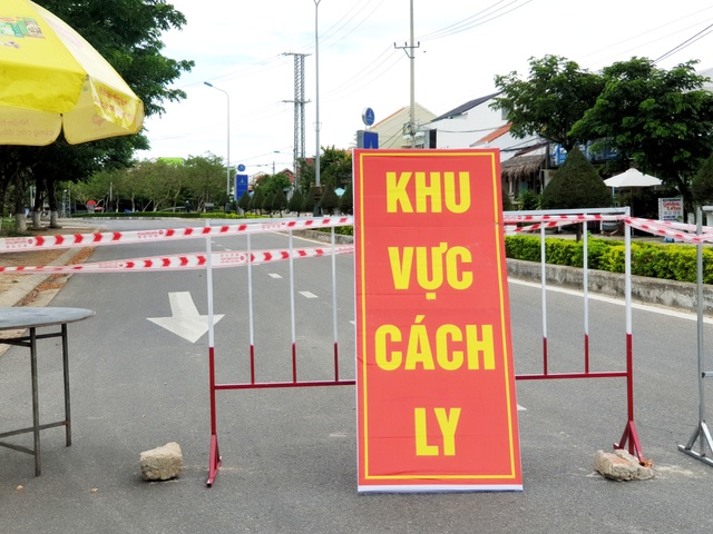 Xử phạt chủ quán cà phê cố tình mở cửa đón khách bất chấp lệnh cấm - 1 Xử phạt chủ quán cà phê cố tình mở cửa đón khách bất chấp lệnh cấm - 1