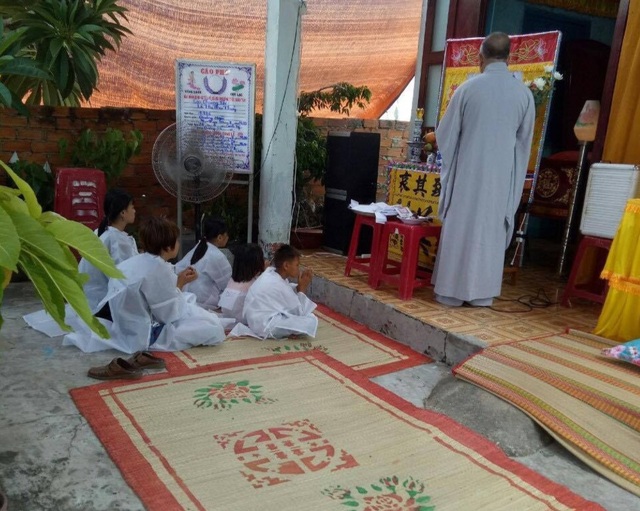Chồng nghi đoạt mạng vợ, 5 đứa trẻ bơ vơ - 1 Chồng nghi đoạt mạng vợ, 5 đứa trẻ bơ vơ - 1