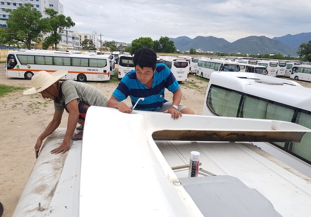 Nha Trang: Dịch Covid-19 khiến tài xế xe du lịch thất nghiệp, mất thu nhập - 3