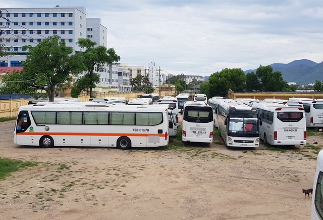 Nha Trang: Dịch Covid-19 khiến tài xế xe du lịch thất nghiệp, mất thu nhập - 2 Nha Trang: Dịch Covid-19 khiến tài xế xe du lịch thất nghiệp, mất thu nhập - 2