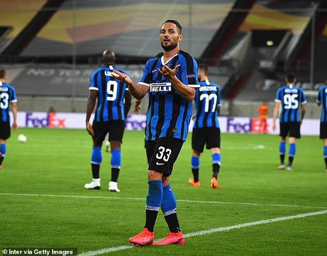 Khoảnh khắc thăng hoa của Martinez, Lukaku giúp Inter Milan thắng “5 sao” - 2 Khoảnh khắc thăng hoa của Martinez, Lukaku giúp Inter Milan thắng “5 sao” - 2