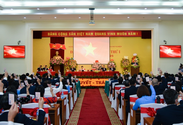 “Siêu ủy ban” quản lý khối tài sản 2,3 triệu tỷ đồng lần đầu tiên Đại hội - 1 “Siêu ủy ban” quản lý khối tài sản 2,3 triệu tỷ đồng lần đầu tiên Đại hội - 1