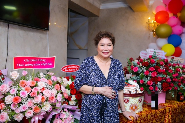 Mẹ Ngọc Sơn vượt bạo bệnh sau khi được đưa từ Mỹ về nước cách ly điều trị - 6 Mẹ Ngọc Sơn vượt bạo bệnh sau khi được đưa từ Mỹ về nước cách ly điều trị - 6
