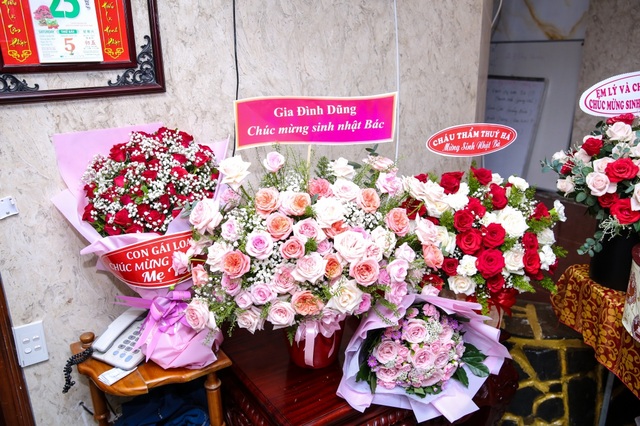 Mẹ Ngọc Sơn vượt bạo bệnh sau khi được đưa từ Mỹ về nước cách ly điều trị - 5 Mẹ Ngọc Sơn vượt bạo bệnh sau khi được đưa từ Mỹ về nước cách ly điều trị - 5