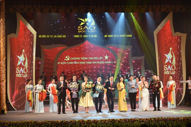“Sao Độc lập”- xúc động những cuộc giao lưu với nhân chứng lịch sử - 12 “Sao Độc lập”- xúc động những cuộc giao lưu với nhân chứng lịch sử - 12