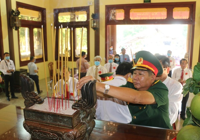 An Giang kỷ niệm 132 năm Ngày sinh Chủ tịch Tôn Đức Thắng - 2 An Giang kỷ niệm 132 năm Ngày sinh Chủ tịch Tôn Đức Thắng - 2
