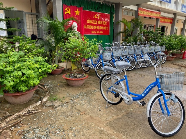 BIDV MetLife góp phần chắp cánh cho học sinh tài năng - 2 BIDV MetLife góp phần chắp cánh cho học sinh tài năng - 2