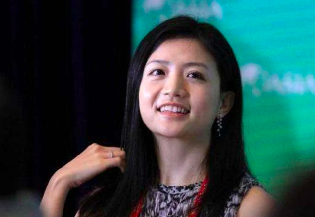 Chân dung nhà đầu tư xinh đẹp được ví là “Warren Buffett của Trung Quốc” - 2 Chân dung nhà đầu tư xinh đẹp được ví là “Warren Buffett của Trung Quốc” - 2