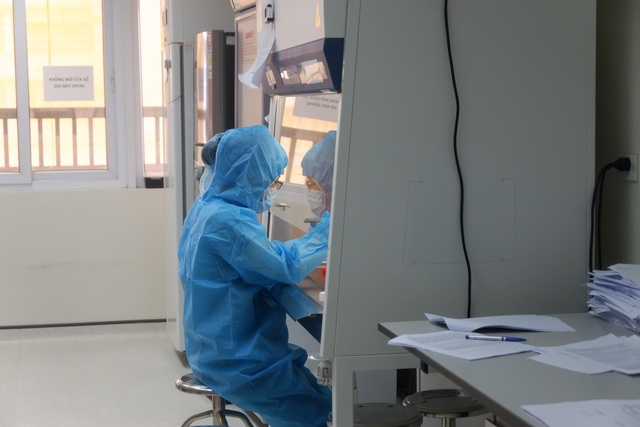 Một ngày tại công xưởng truy tìm virus SARS-CoV-2 - 5 Một ngày tại công xưởng truy tìm virus SARS-CoV-2 - 5