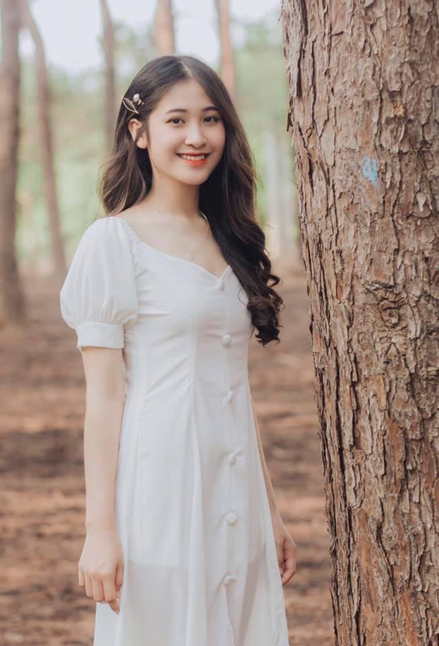 Nữ sinh phố núi sở hữu nhan sắc “thanh xuân vườn trường” - 11 Nữ sinh phố núi sở hữu nhan sắc “thanh xuân vườn trường” - 11