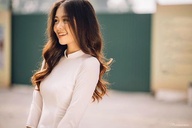 Hot girl Ngoại thương chuẩn “con nhà người ta”: Xinh đẹp, lại học giỏi - 2 Hot girl Ngoại thương chuẩn “con nhà người ta”: Xinh đẹp, lại học giỏi - 2