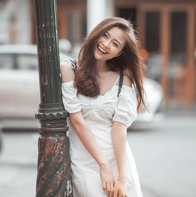 Hot girl Ngoại thương chuẩn “con nhà người ta”: Xinh đẹp, lại học giỏi - 4 Hot girl Ngoại thương chuẩn “con nhà người ta”: Xinh đẹp, lại học giỏi - 4