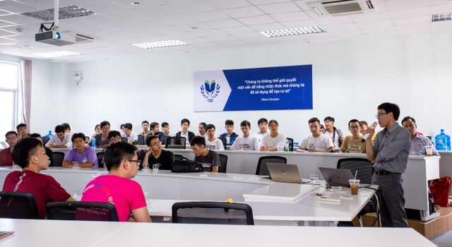 Sinh viên ngành CNTT Đại học Thái Bình Dương học tập trong mô hình IT Space - 3 Sinh viên ngành CNTT Đại học Thái Bình Dương học tập trong mô hình IT Space - 3
