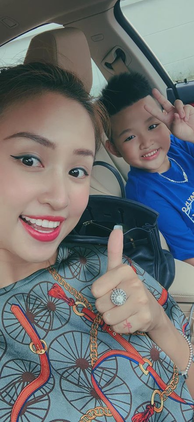 Đi theo tiếng gọi của tình yêu, Vân Hugo làm bà nội trợ đảm đang ở Sài Gòn - 2 Đi theo tiếng gọi của tình yêu, Vân Hugo làm bà nội trợ đảm đang ở Sài Gòn - 2