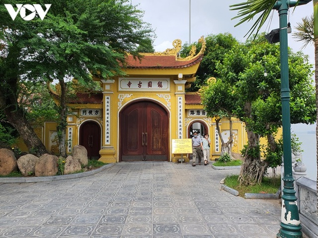 Nhiều di tích, danh lam thắng cảnh tại Hà Nội vẫn mở cửa nhưng không có khách - 4