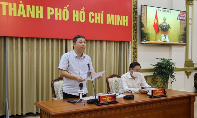 TPHCM xử phạt hàng nghìn người không đeo khẩu trang nơi công cộng - 2 TPHCM xử phạt hàng nghìn người không đeo khẩu trang nơi công cộng - 2