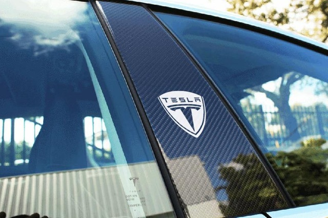 Giá cổ phiếu Tesla đã tăng gấp 4 lần, xác lập kỷ lục mới - 1 Giá cổ phiếu Tesla đã tăng gấp 4 lần, xác lập kỷ lục mới - 1